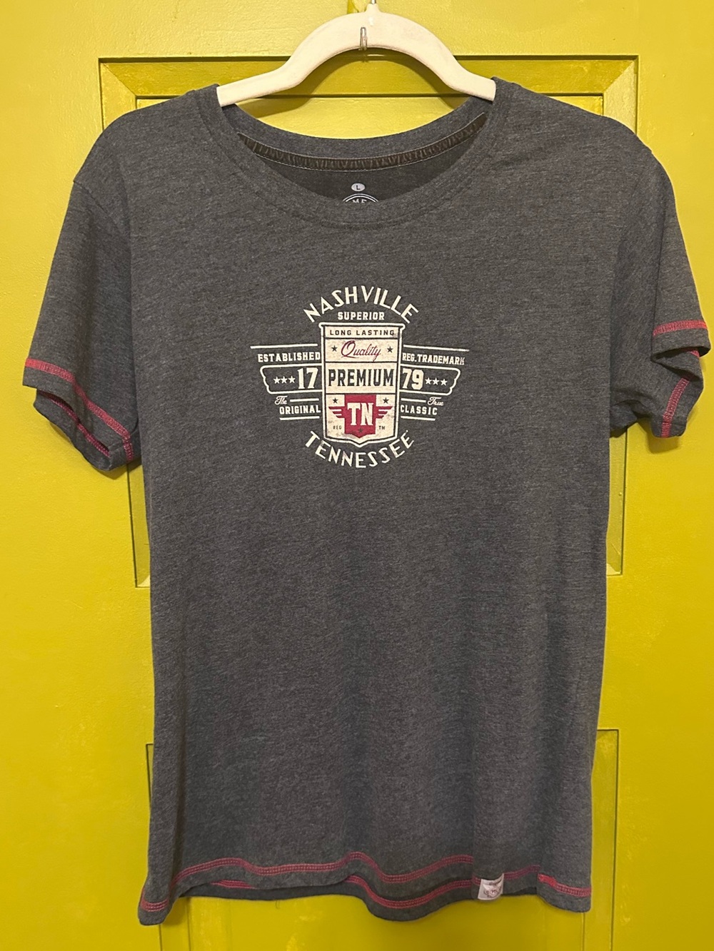 Nashville Tennessee Grey Women’s Graphic Tee